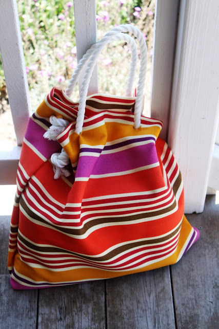 20 Colorful DIY Beach Totes